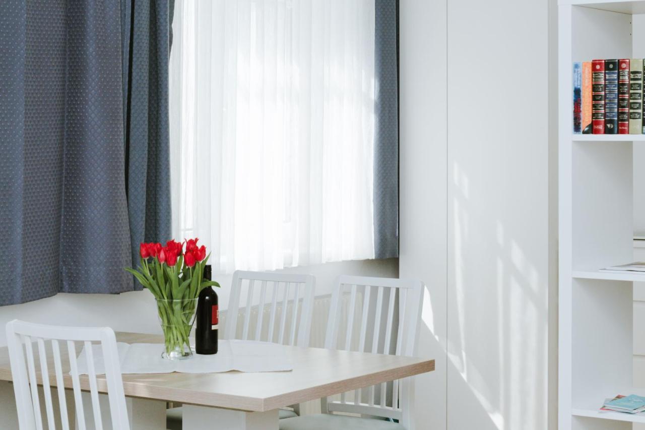 Ferienwohnung In Der Fussgaengerzone Gartenblick - Studio Apartment Айзенщат Екстериор снимка
